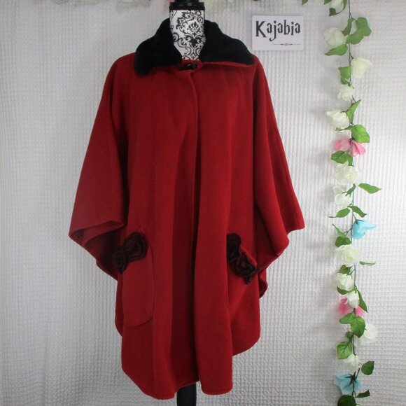 LE MODA Red Cape Poncho Faux Fur One Size Fit Most